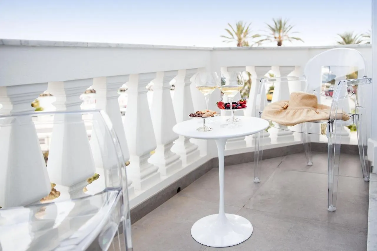 Отель Sanremo Luxury Suites