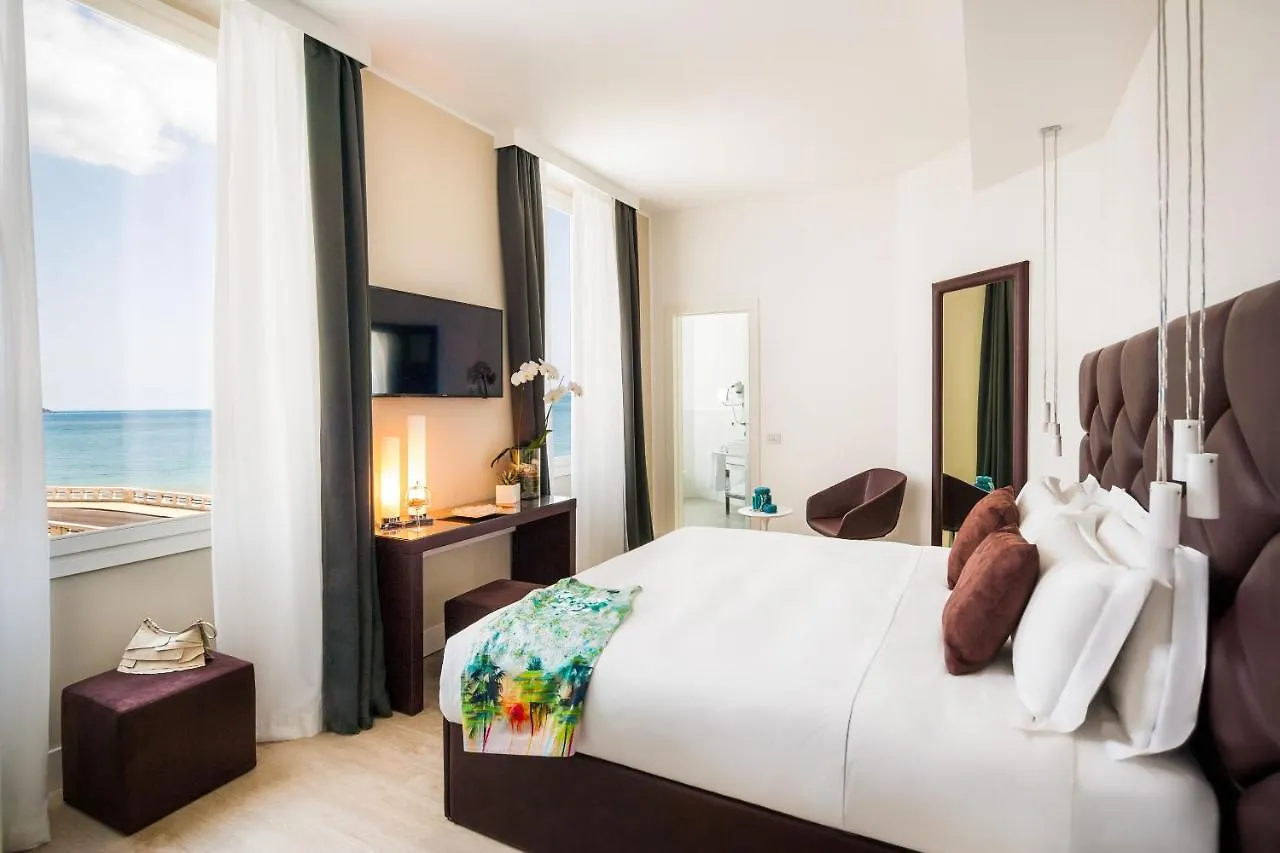 *** Отель Sanremo Luxury Suites Италия