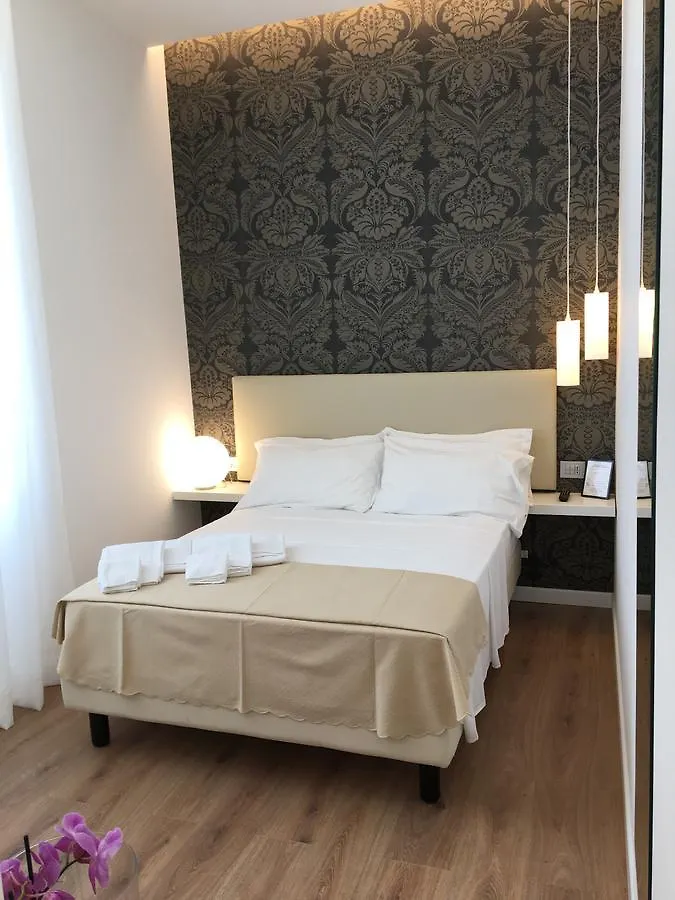 Sanremo Luxury Suites 3*,