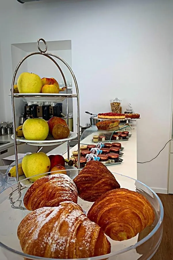 *** Otel Sanremo Luxury Suites İtalya